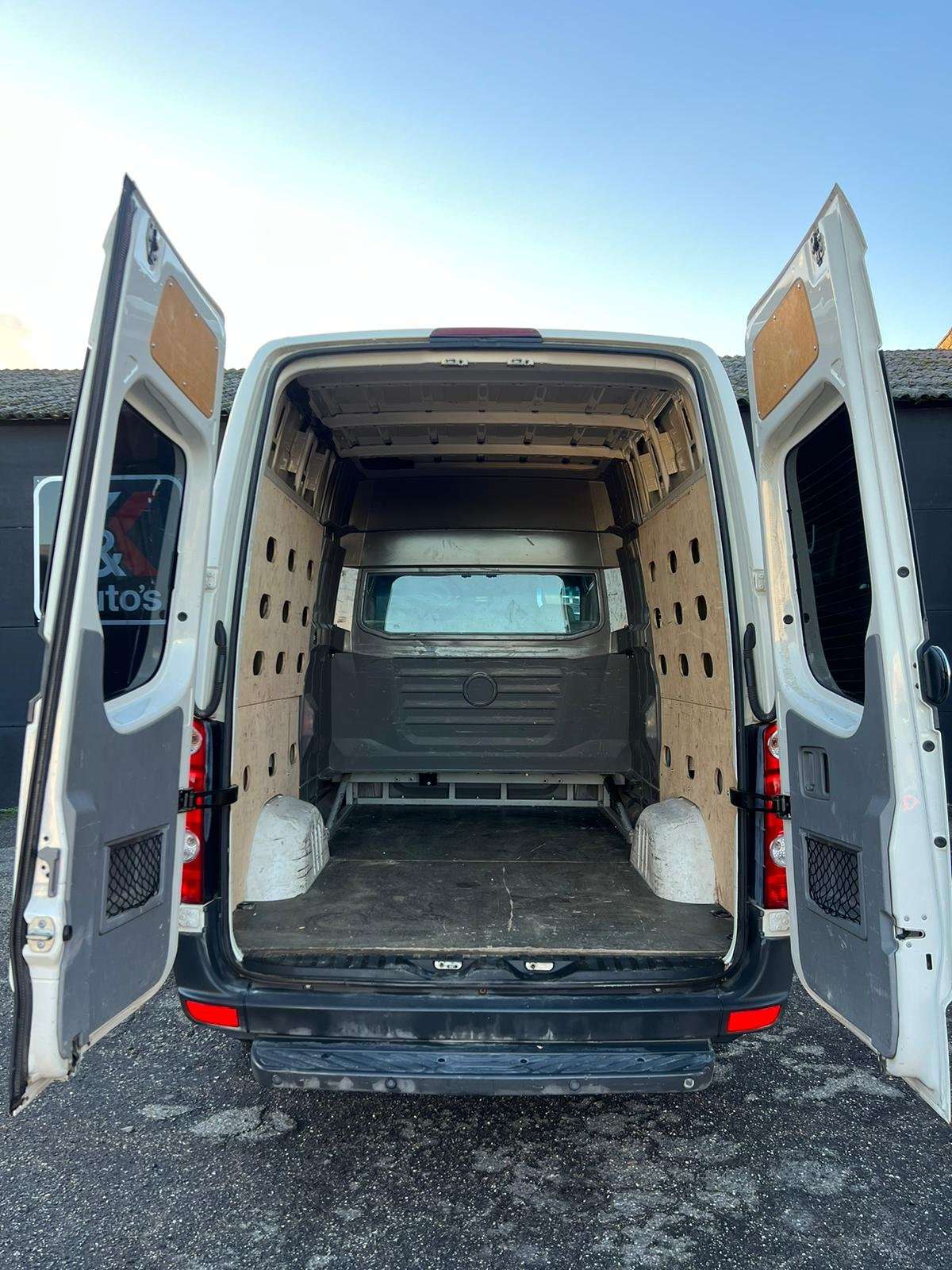 Volkswagen Crafter - 2011