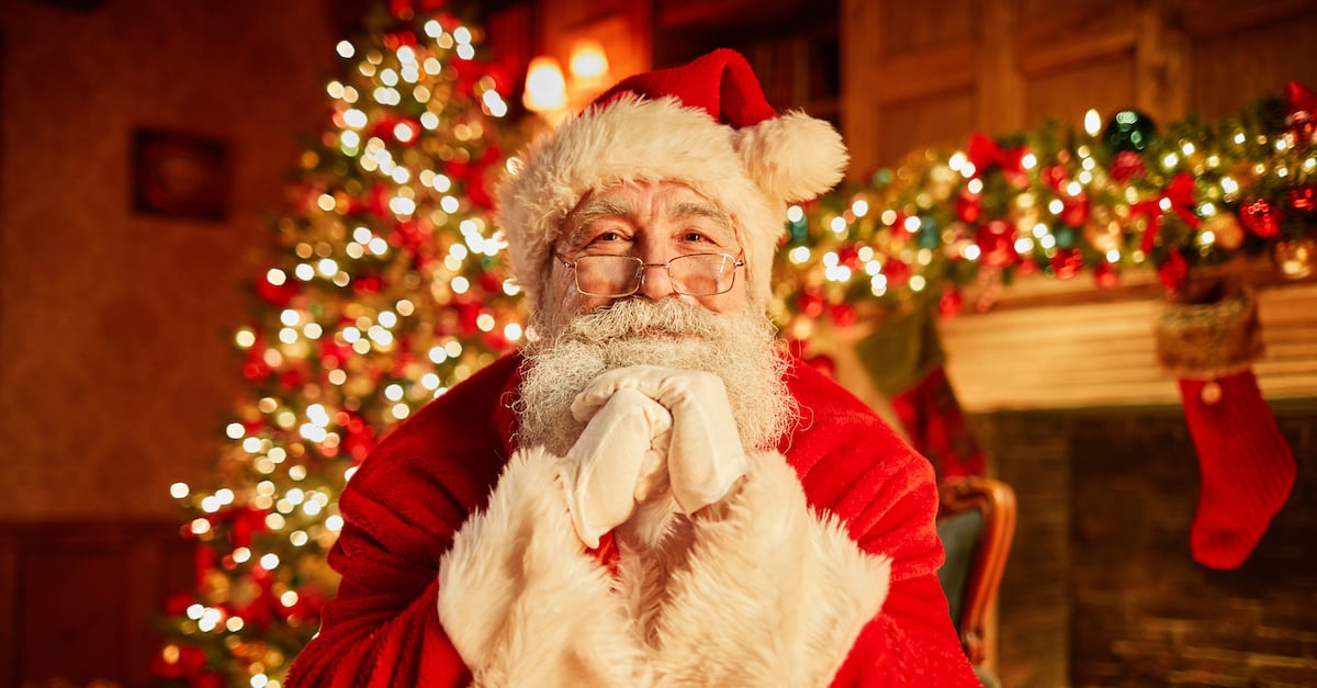 POV: It's beginning to look a lot like christmas 

Me In May: