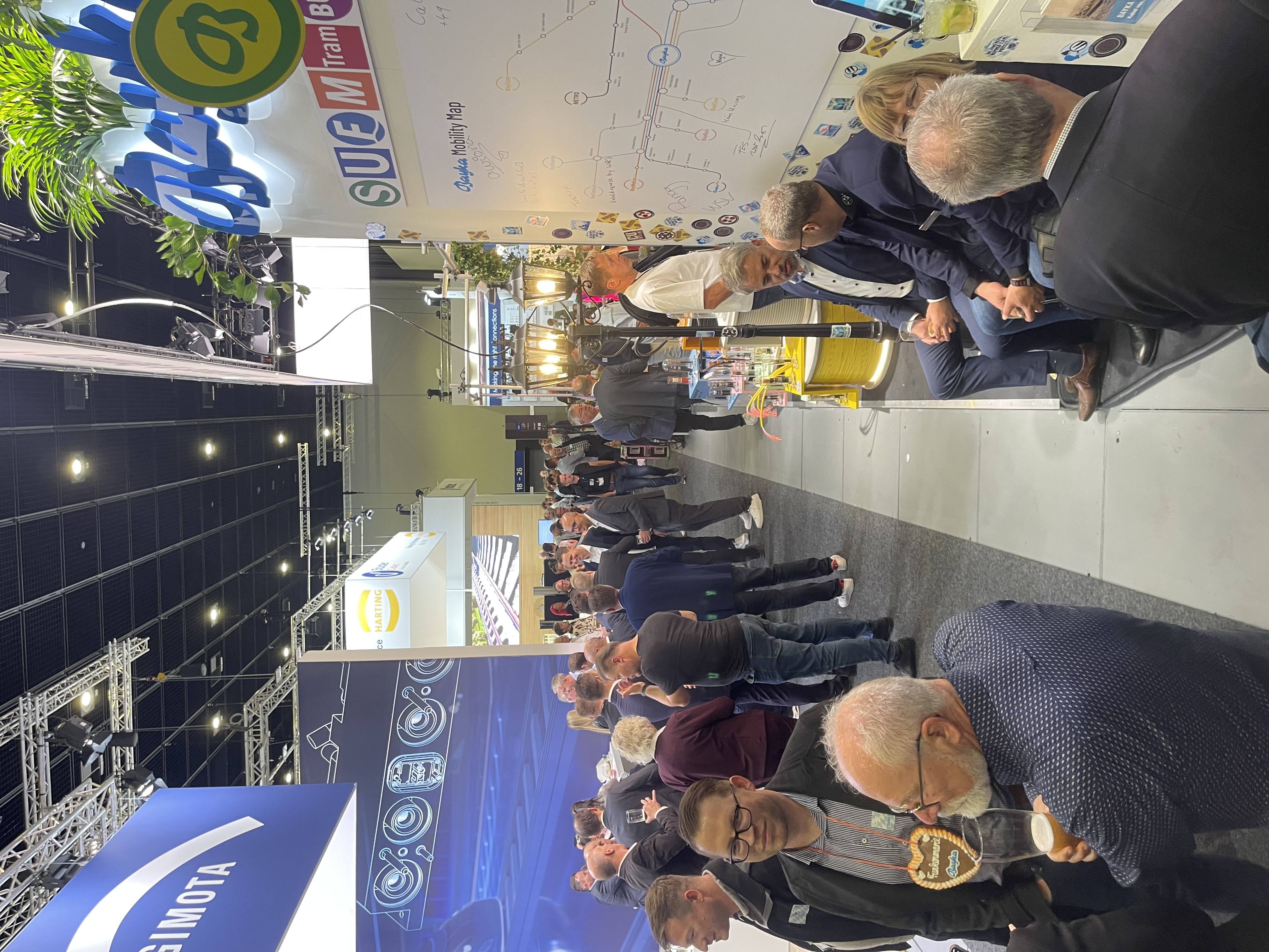Cocktail Catering von moving bars für Bayerische Kabelwerke auf der InnoTrans in der Messe Berlin