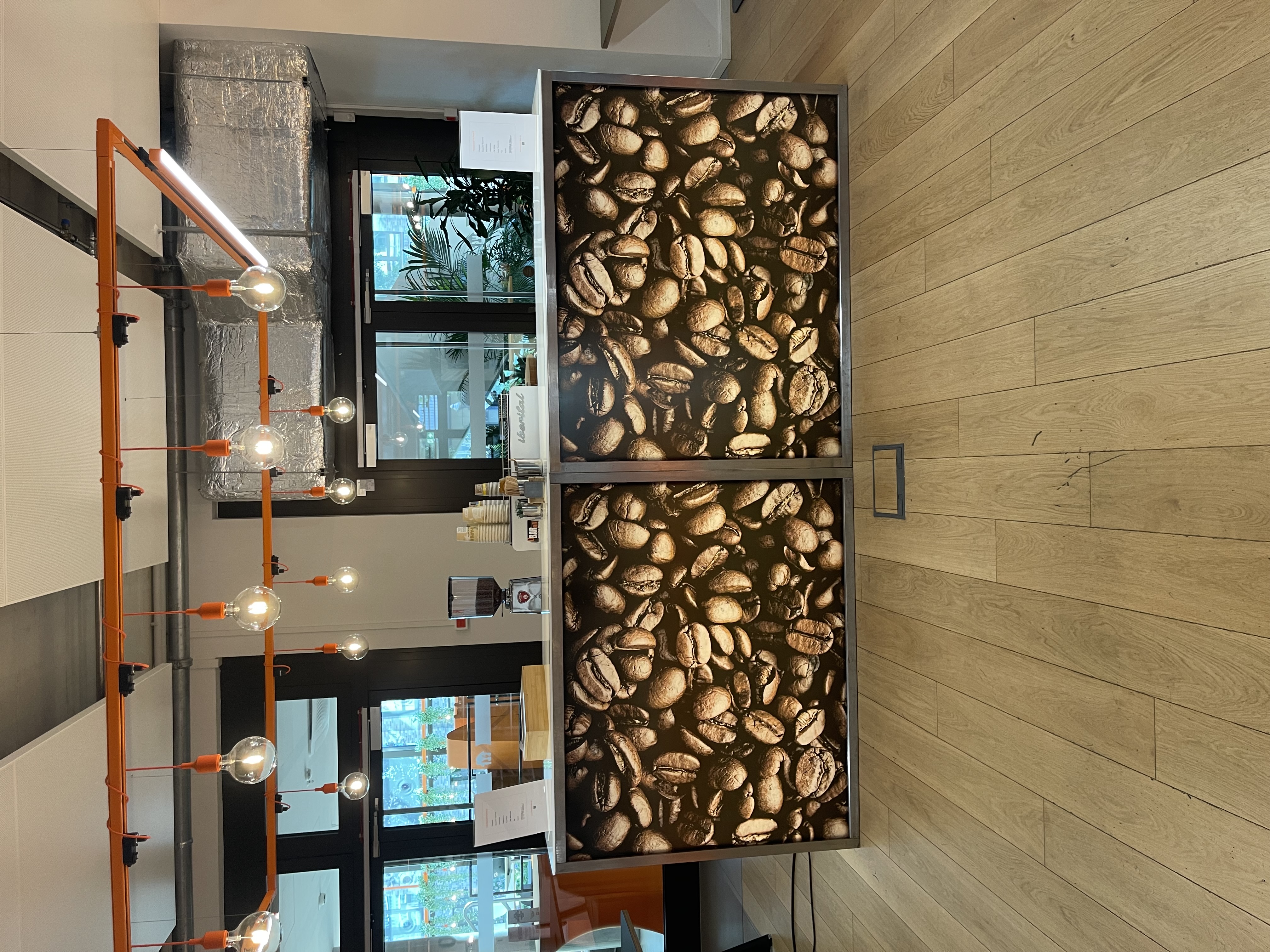 Mobile Bar von moving bars mit Kaffeebohnen-Branding beim Team All Meeting in der Lieferando-Zentrale