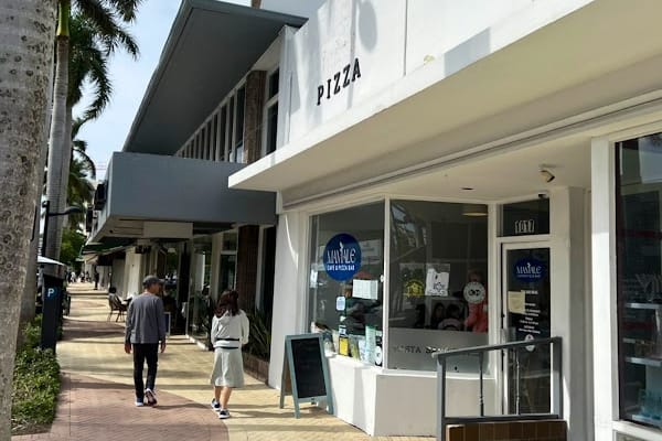 Mamale Café & Pizza Bar