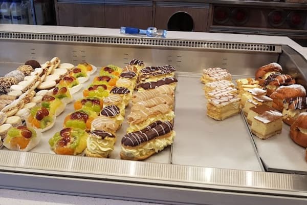 Grodzinski Stamford Hill bakery