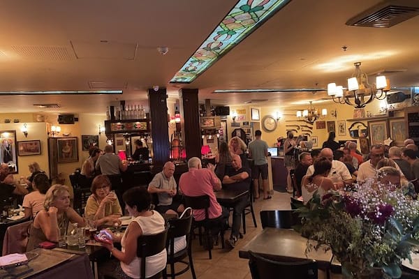 ארנולדס (Arnold's)