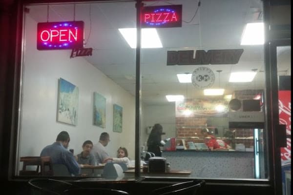 Mama Pizza & Coffee Shoop