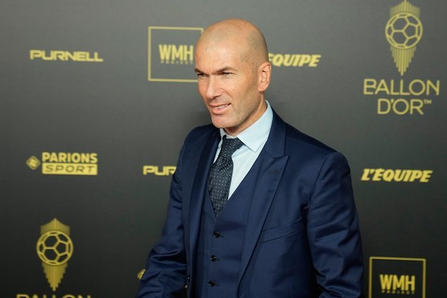 Info Main Bola Zinedine Zidane Masuk Bursa Pengganti Erik ten Hag