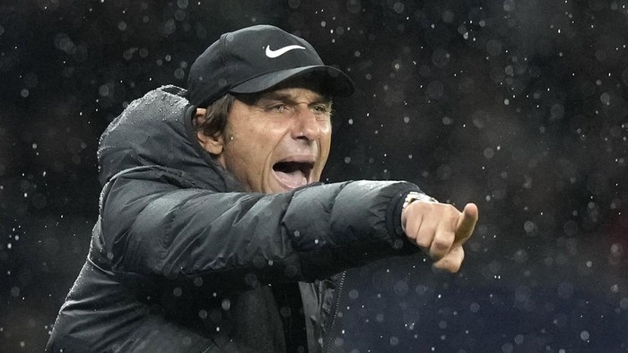 Info Main Bola Conte Inginkan Napoli yang Kejam