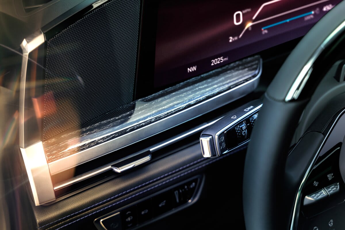 cadillac Escalade IQL — photo 4