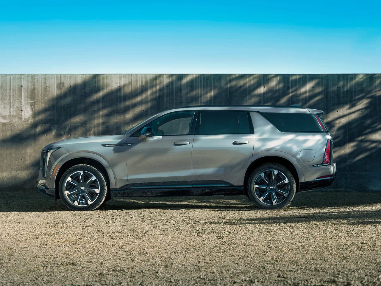cadillac Escalade IQL — photo 6