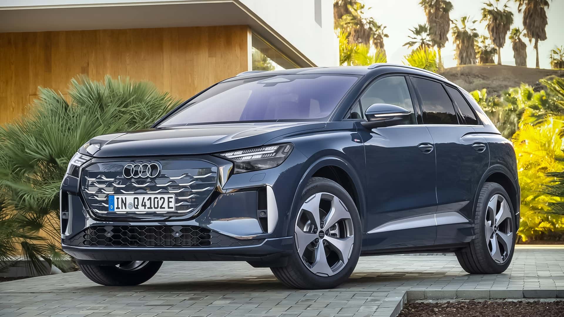 Audi Q4 E-Tron 2027: V2L, зарядка 185 кВт и объединённый экран. Заказы с июня — photo 6