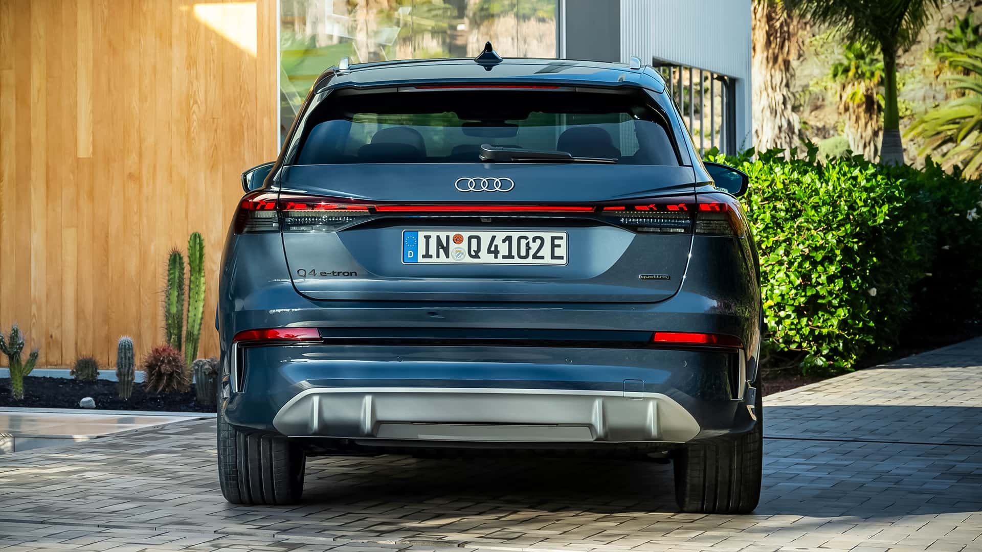 Audi Q4 E-Tron 2027: V2L, зарядка 185 кВт и объединённый экран. Заказы с июня — photo 9