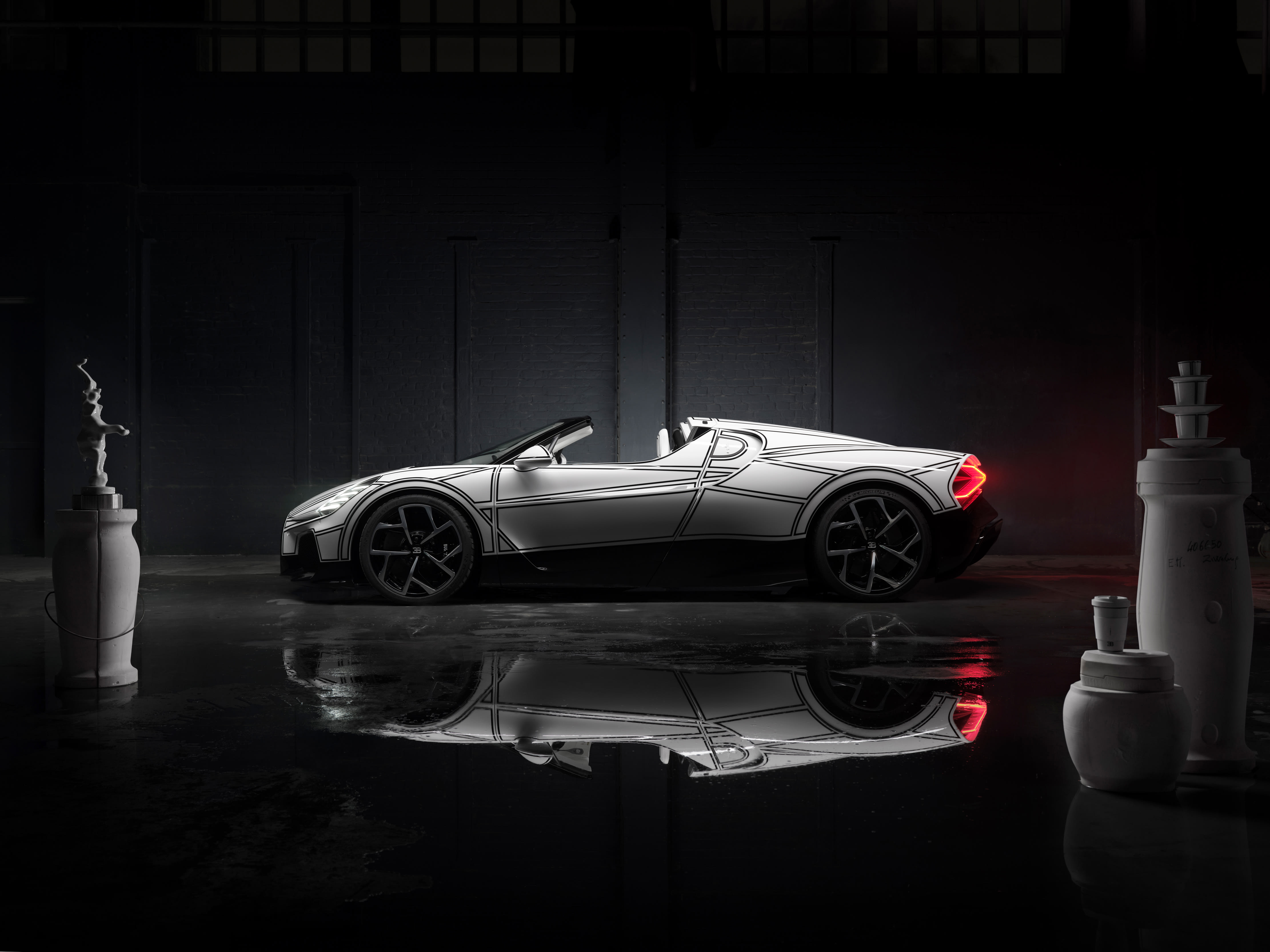 Bugatti W16 Mistral Blanc Éternel: a one-off, porcelain-trimmed farewell to the W16 - photo 2