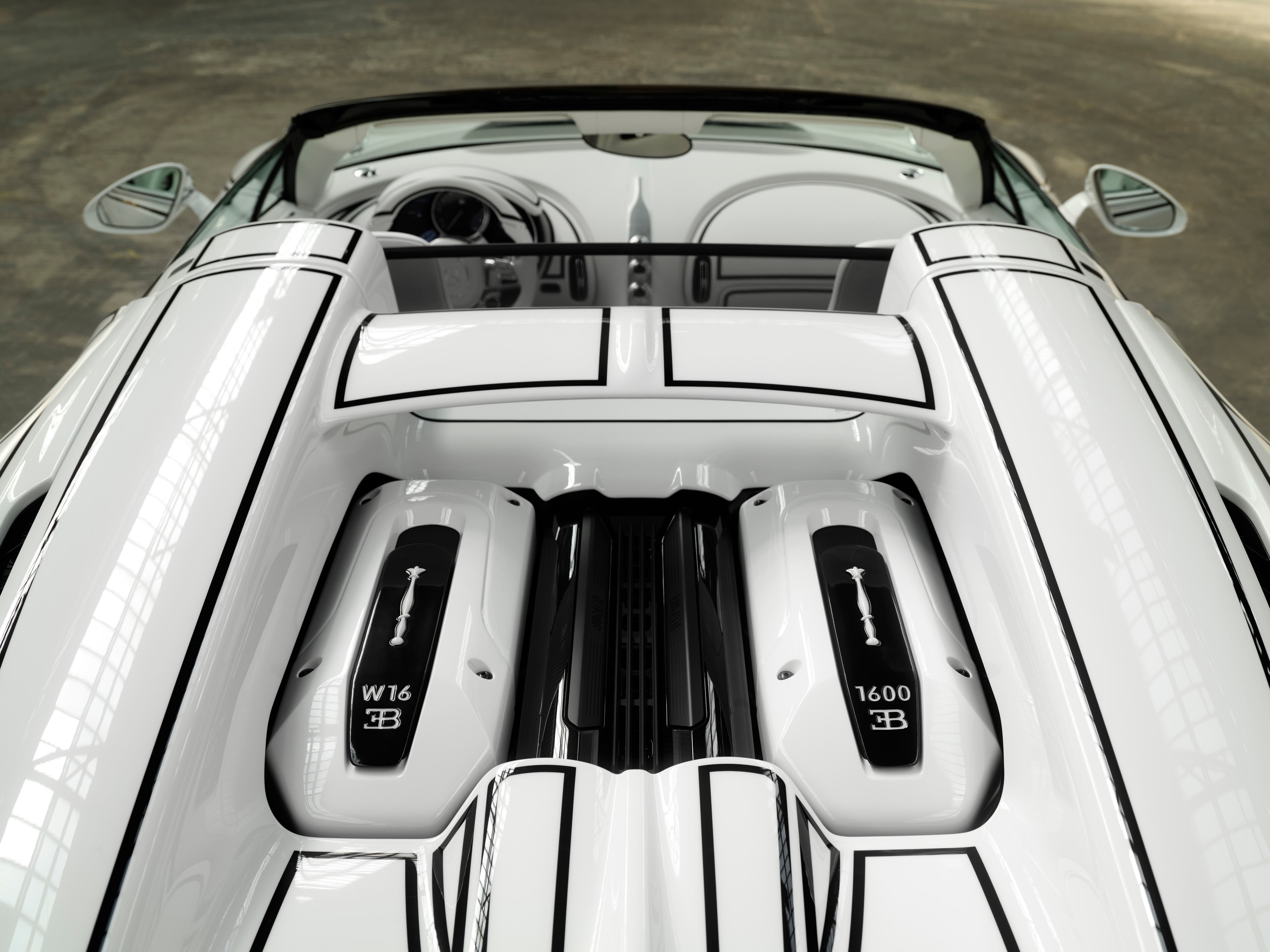 Bugatti W16 Mistral Blanc Éternel: a one-off, porcelain-trimmed farewell to the W16 - photo 8
