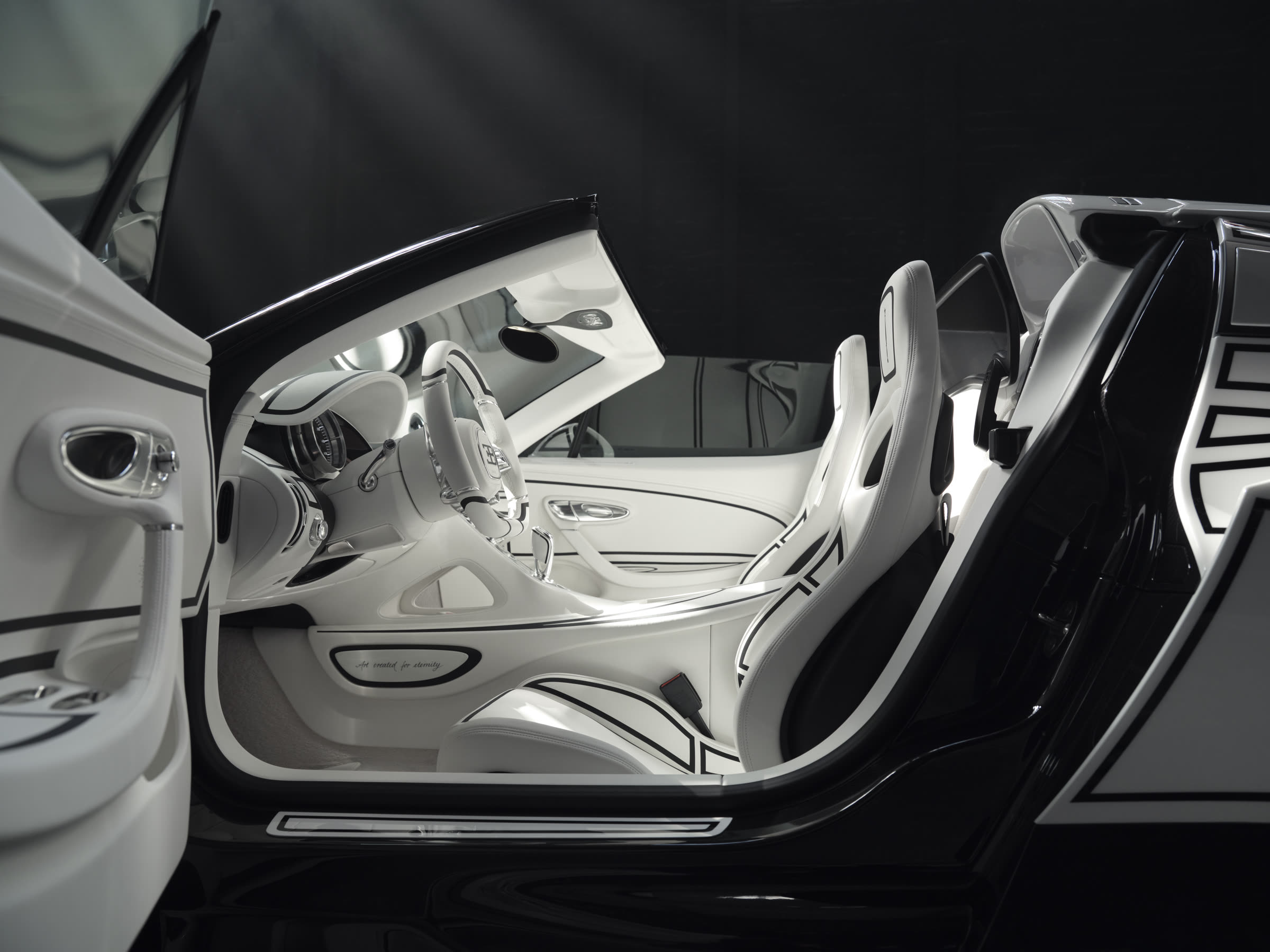 Bugatti W16 Mistral Blanc Éternel: a one-off, porcelain-trimmed farewell to the W16 - photo 13