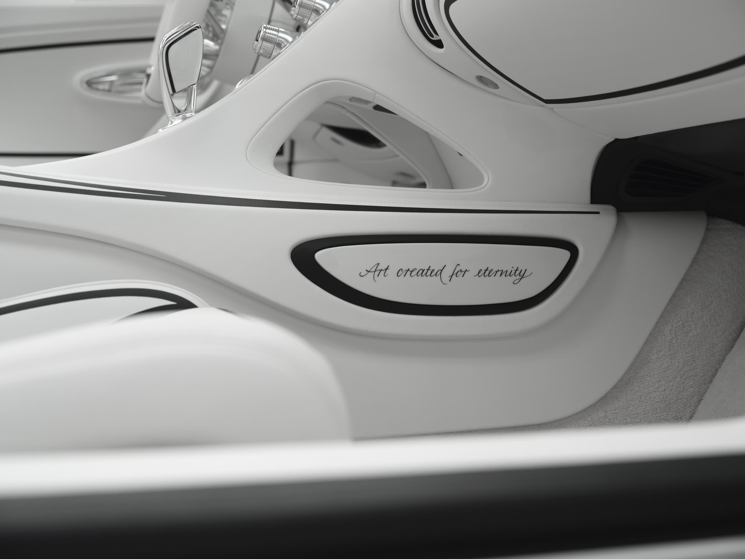 Bugatti W16 Mistral Blanc Éternel: a one-off, porcelain-trimmed farewell to the W16 - photo 16