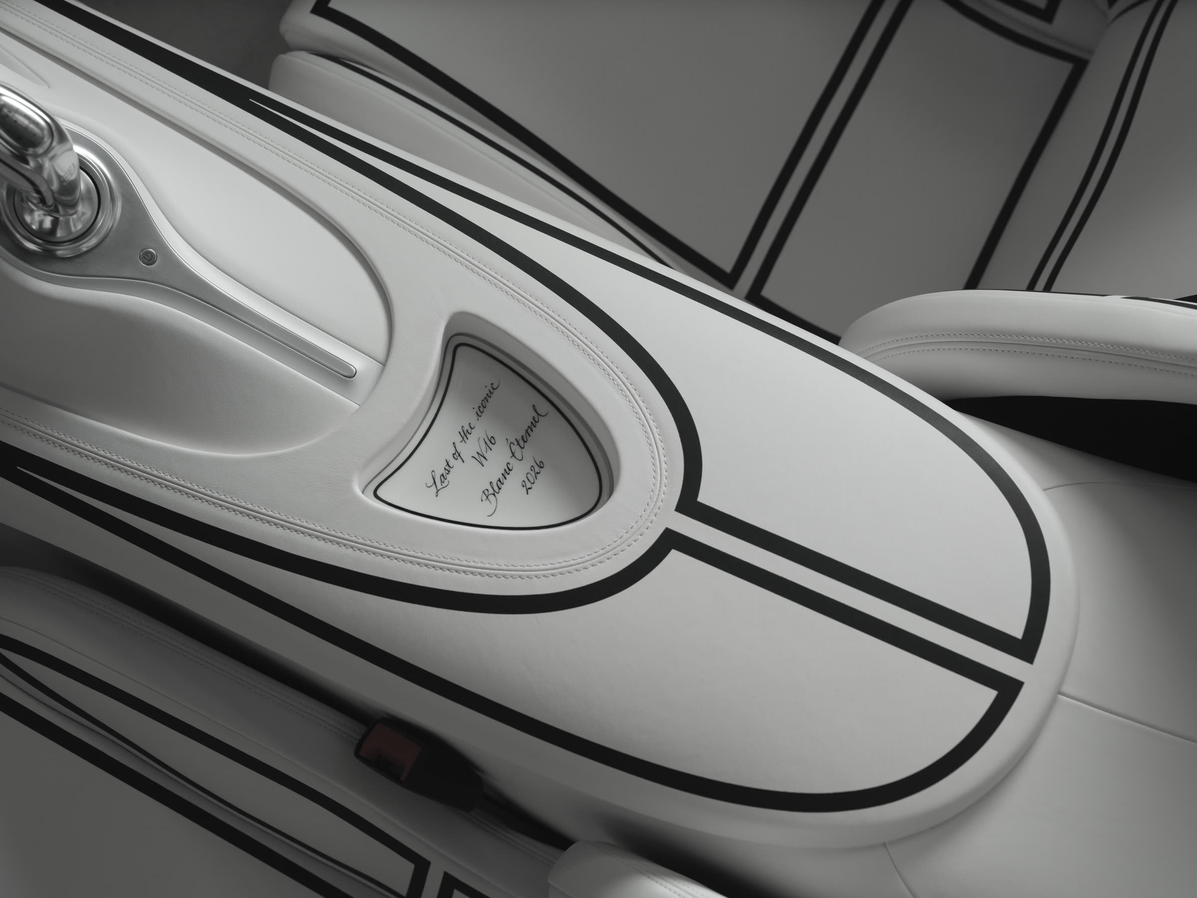 Bugatti W16 Mistral Blanc Éternel: a one-off, porcelain-trimmed farewell to the W16 - photo 17