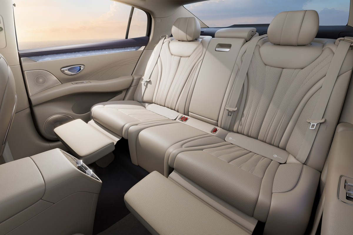 BYD Seal 08 launches in China: Ocean-brand flagship sedan from 196,900 yuan ($29,000) - photo 8
