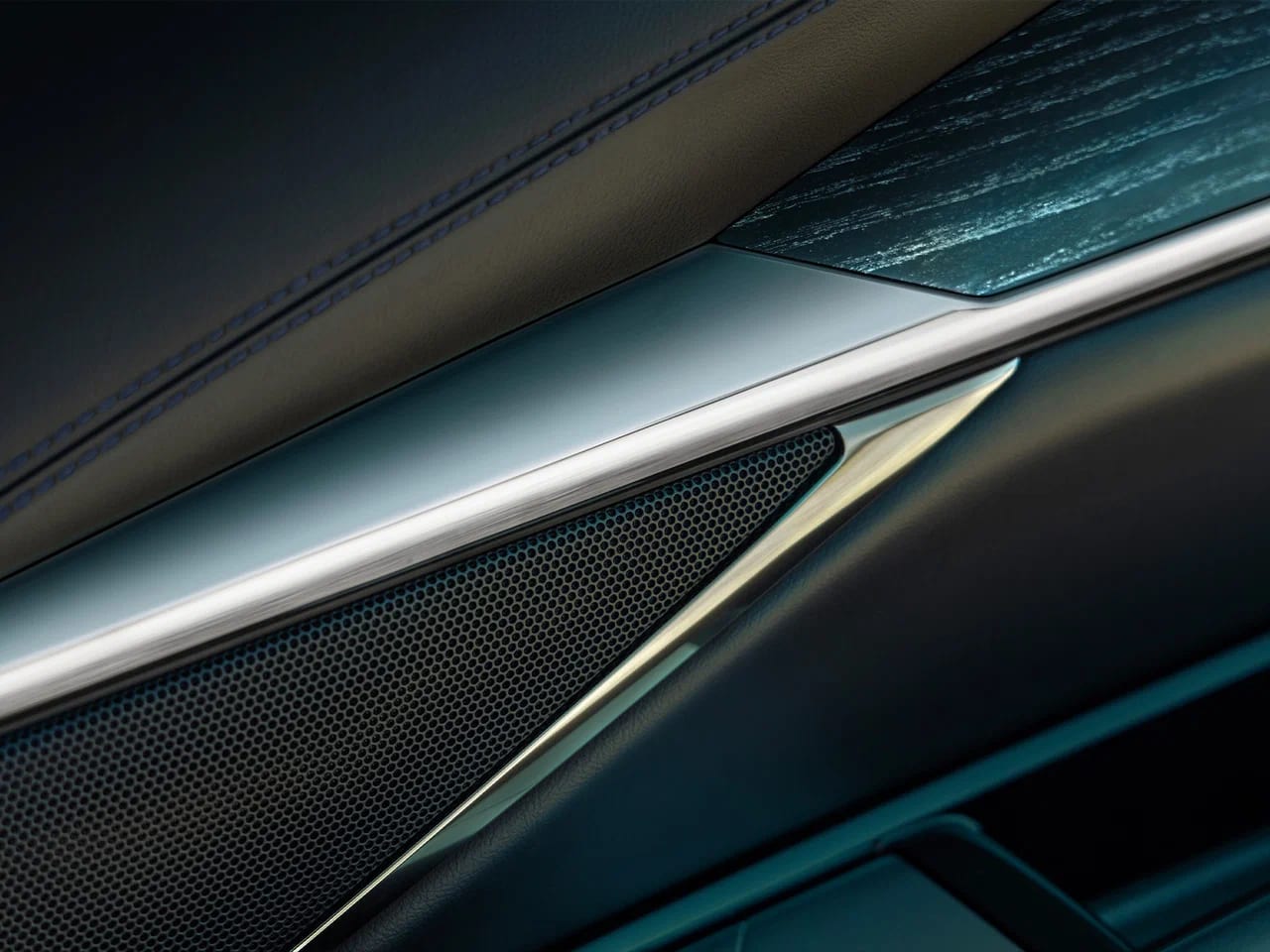 cadillac Escalade IQL — photo 11