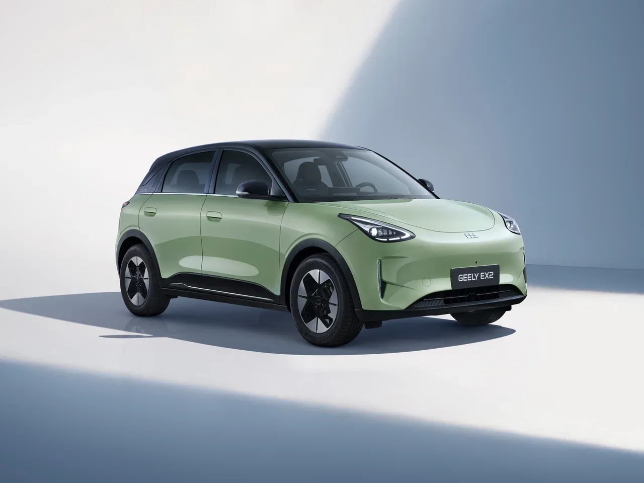 Geely покупает завод Ford в Альмуссафесе для производства электромобилей обоих брендов — photo 3