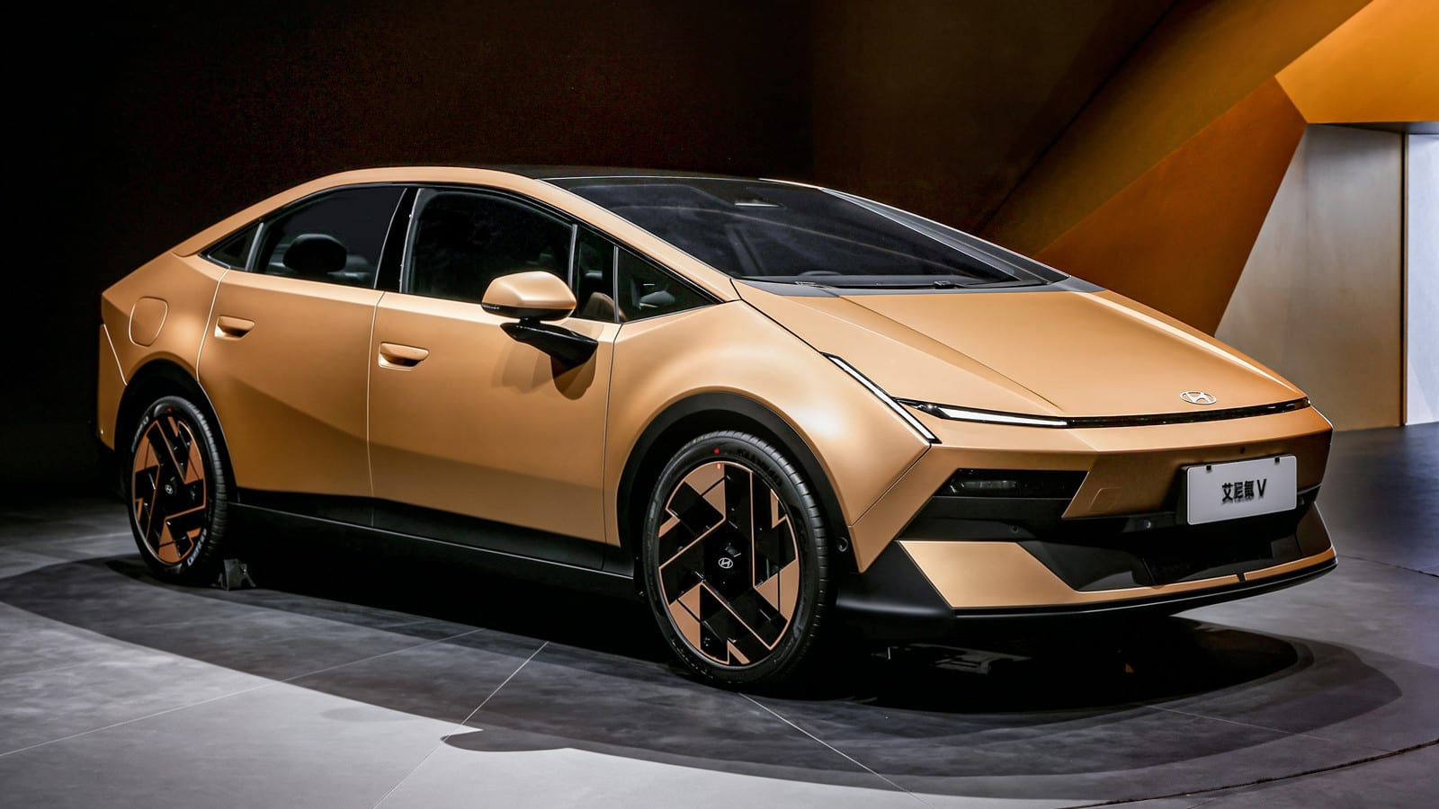 Hyundai Ioniq V - photo 7