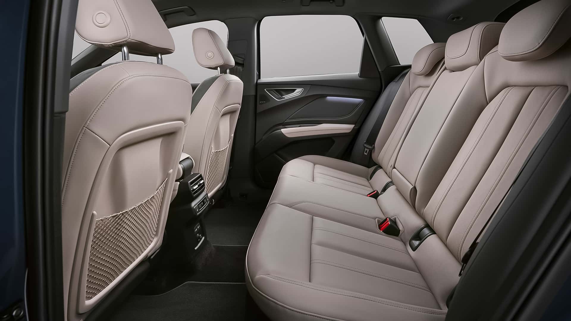 audi Q4 e-tron — photo 13