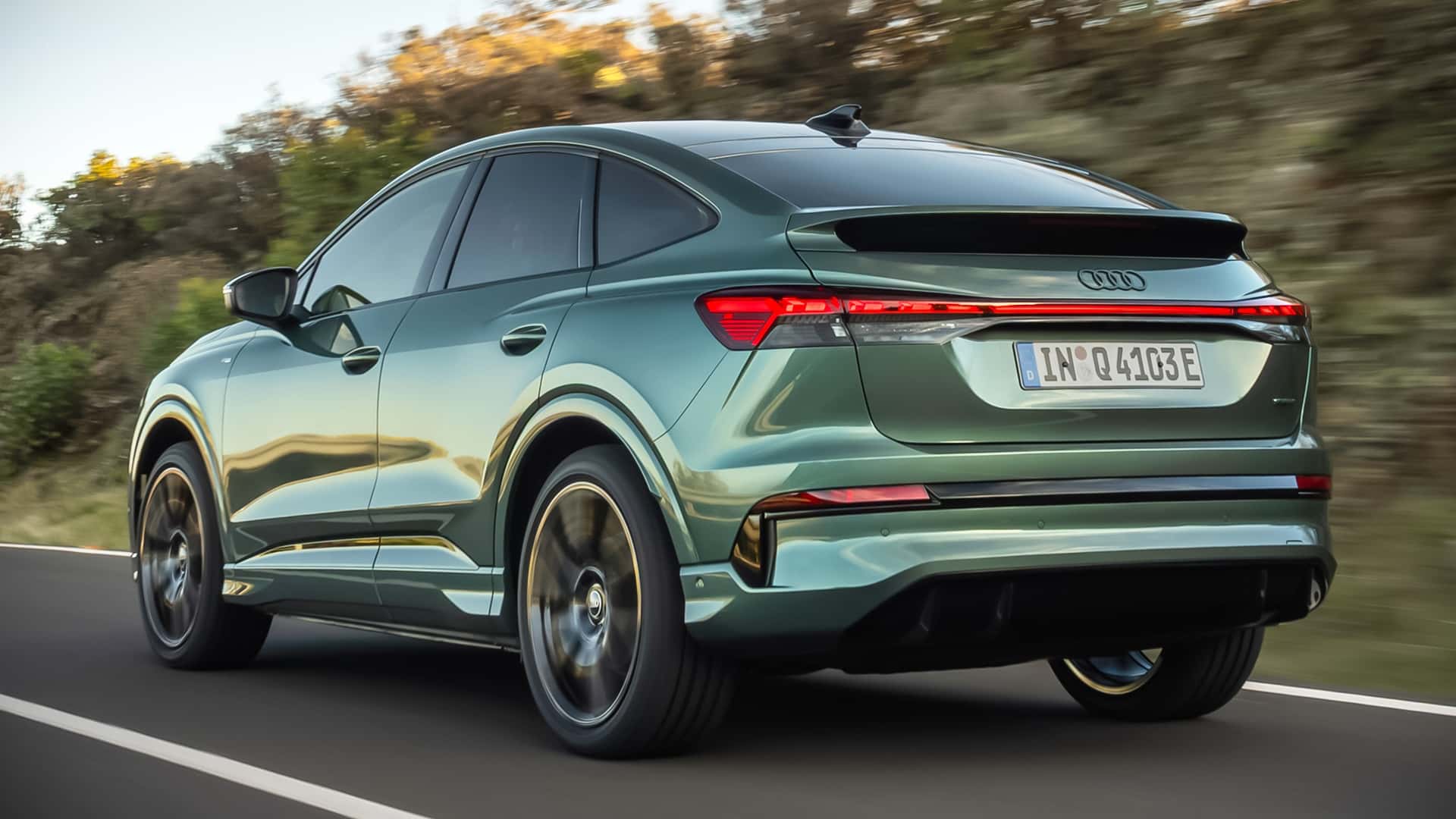 audi Q4 e-tron — photo 20
