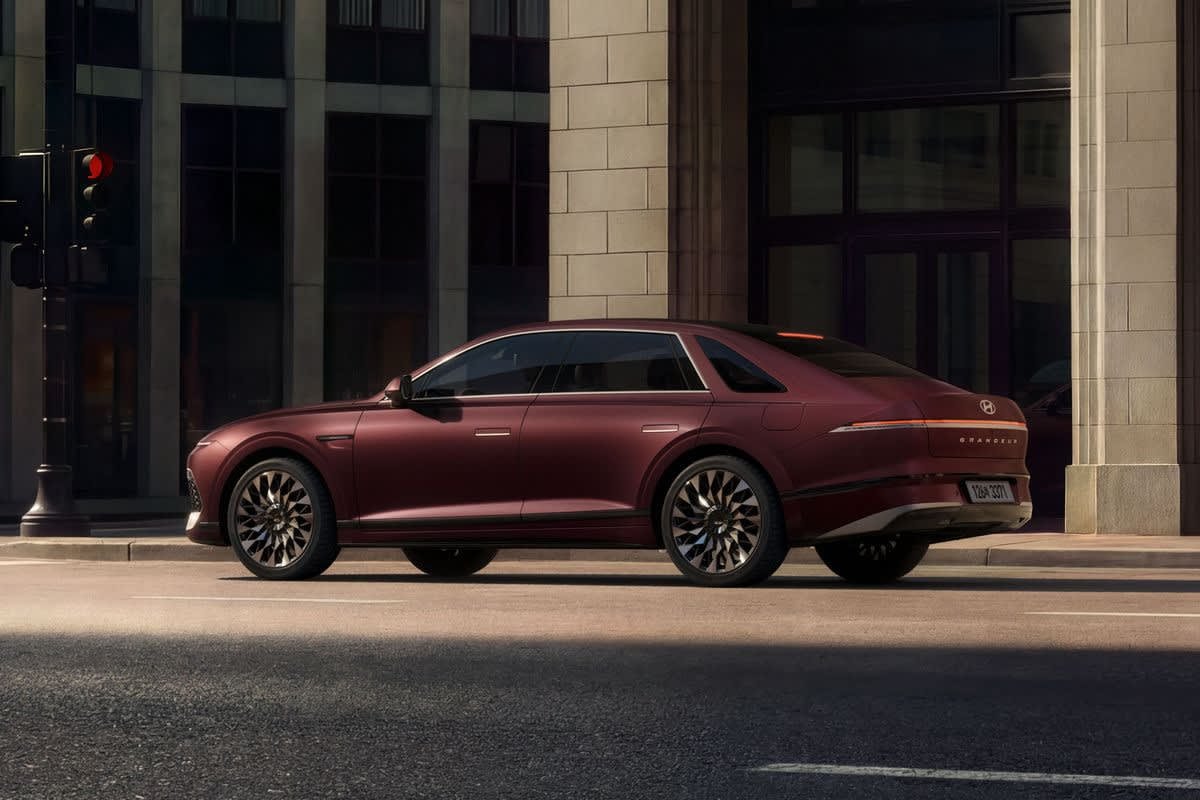Hyundai Grandeur facelift: new hybrid, Android Automotive, physical climate buttons — orders open — photo 9