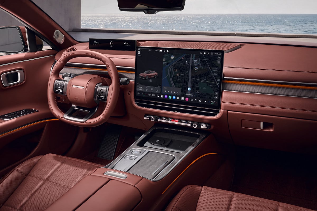 Hyundai Grandeur facelift: new hybrid, Android Automotive, physical climate buttons — orders open — photo 14