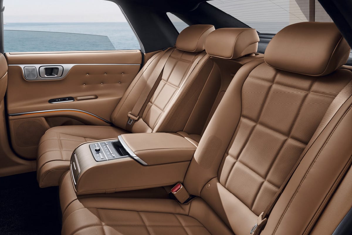 Hyundai Grandeur facelift: new hybrid, Android Automotive, physical climate buttons — orders open — photo 24