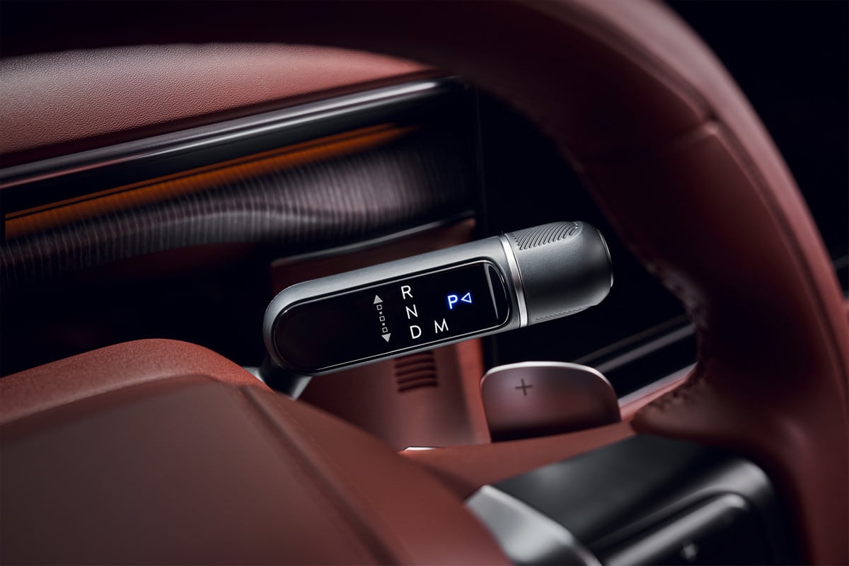 Hyundai Grandeur facelift: new hybrid, Android Automotive, physical climate buttons — orders open — photo 25