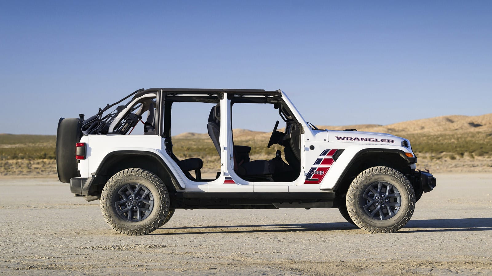 Jeep Wrangler America250: Captain America shield on the spare, V8 optional, $2,095 premium — photo 3