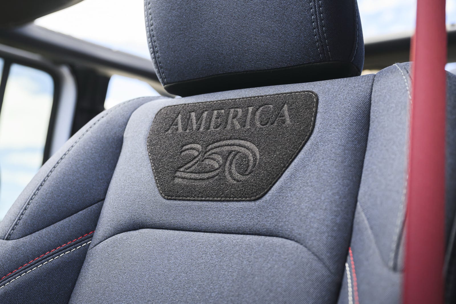 Jeep Wrangler America250: Captain America shield on the spare, V8 optional, $2,095 premium — photo 8