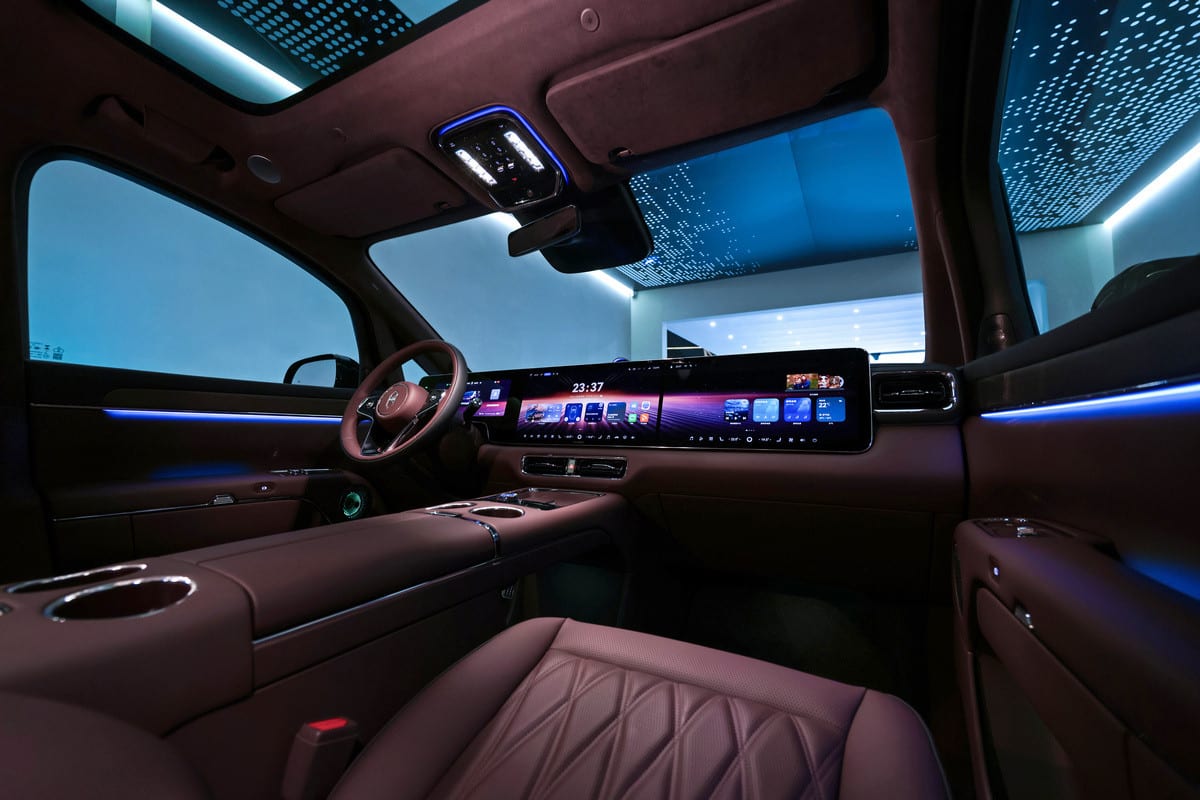 Luxeed V9: Chery × Huawei's full-size EREV MPV goes on sale in China from ¥389,800 — photo 12