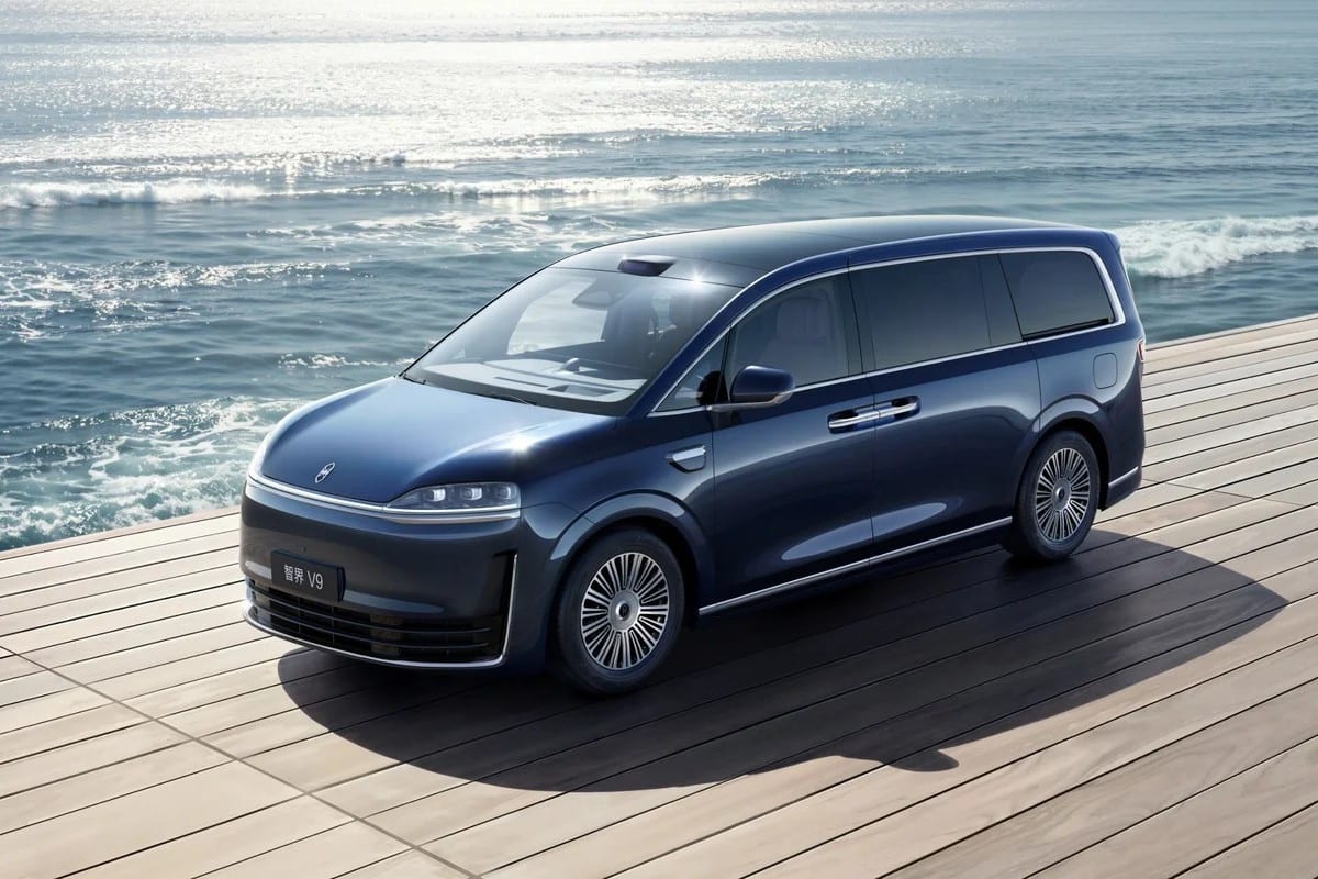 Luxeed V9: Chery × Huawei's full-size EREV MPV goes on sale in China from ¥389,800 — photo 3