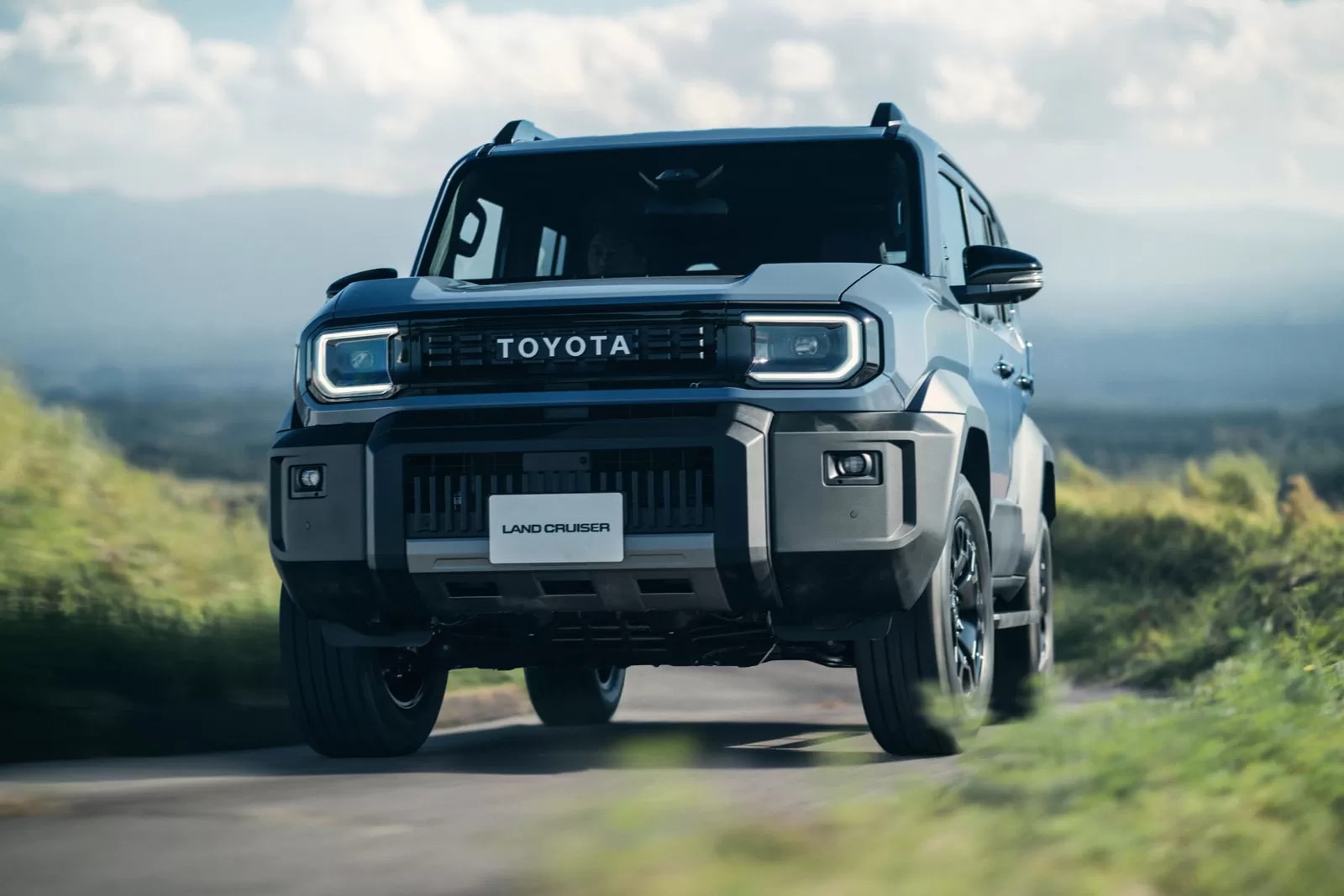Toyota Land Cruiser FJ reaches Japan: single spec, ¥4,500,100, same engine as Hilux - photo 2
