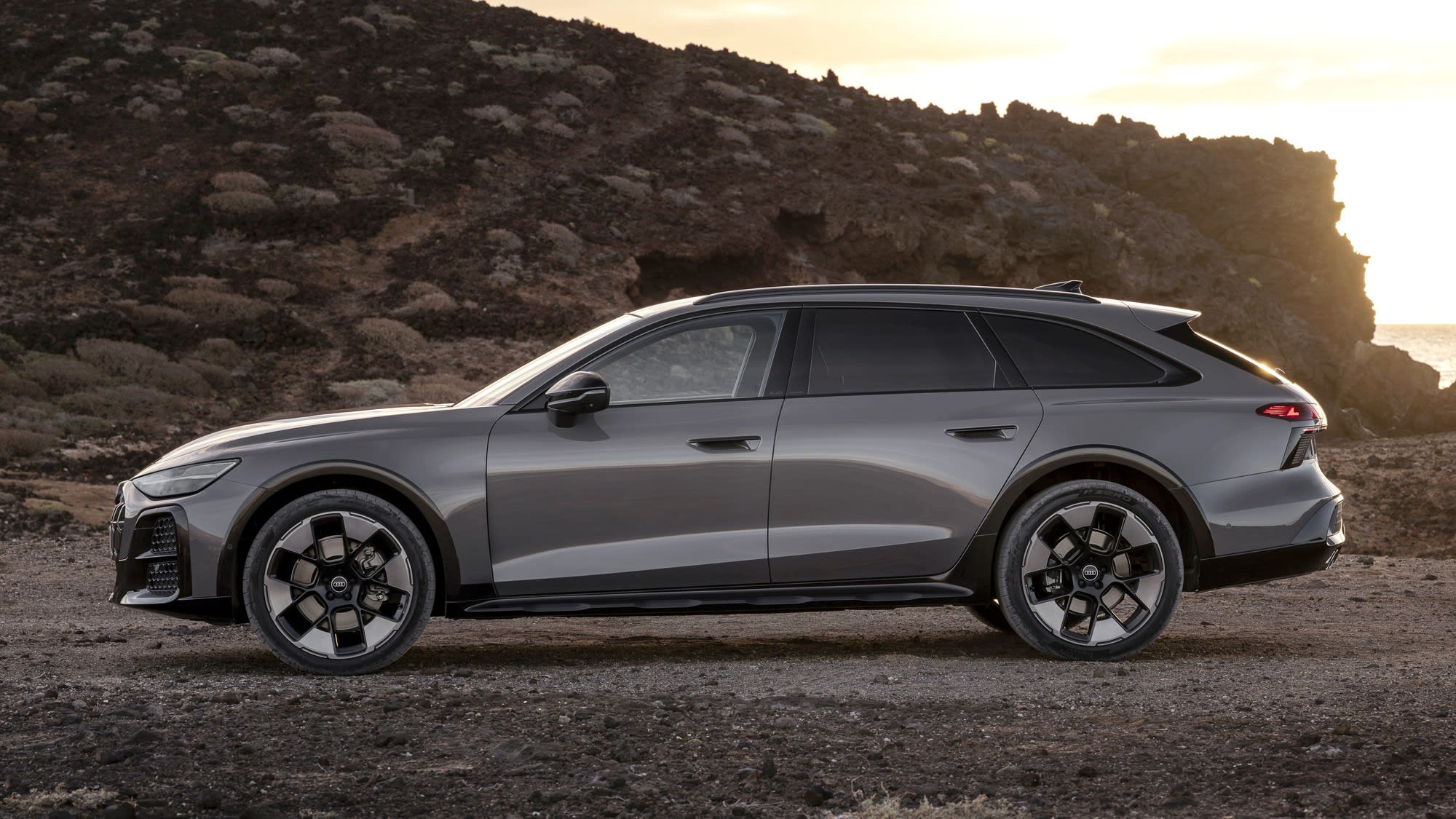 Audi A6 allroad revealed: air suspension as standard and a 367 hp plug-in hybrid - photo 6