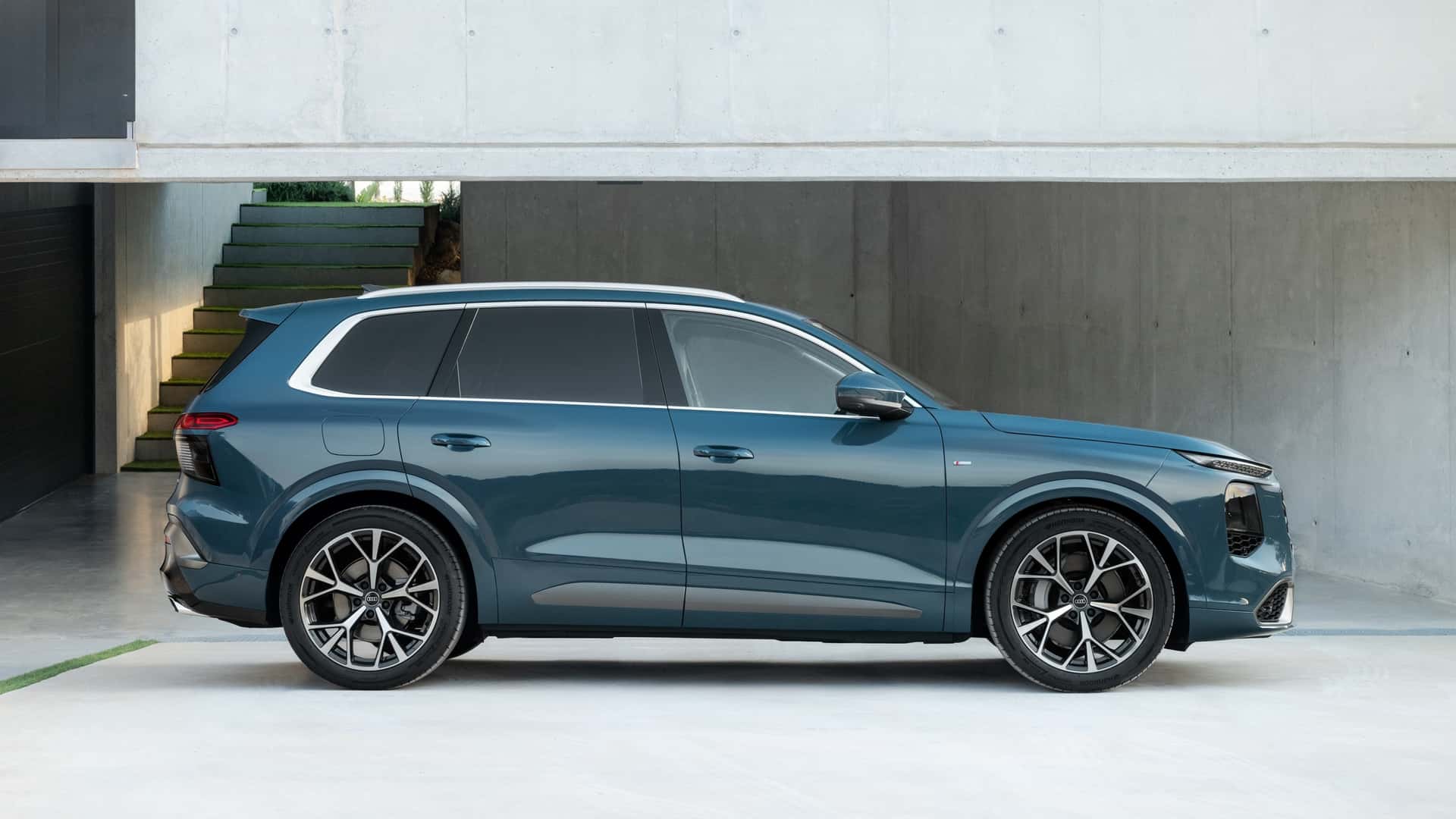 Third-generation Audi Q7 revealed: V6 diesel mild-hybrid for Europe, 600 hp SQ7 for the US