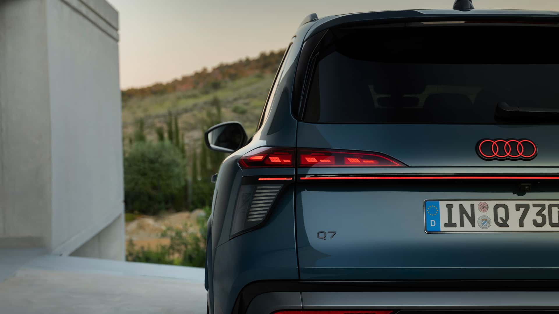 Audi Q7 - photo 12