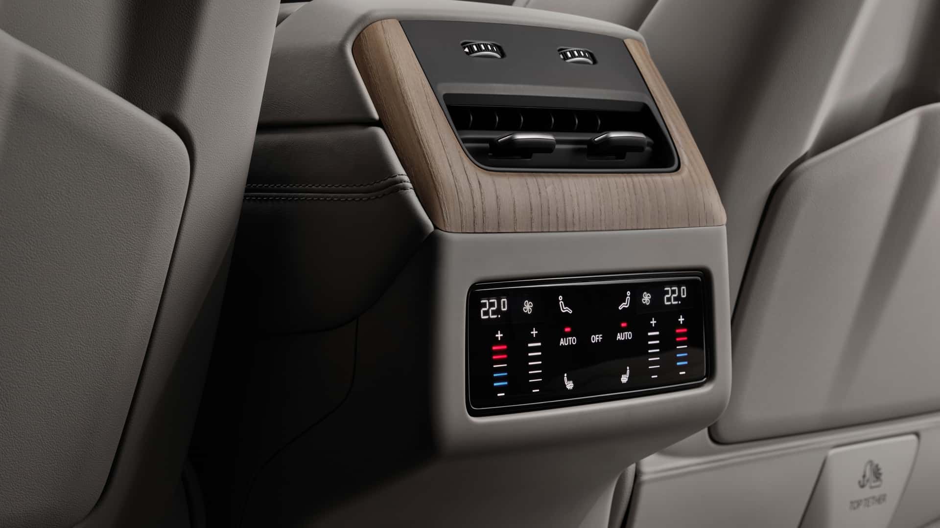 Audi Q7 - photo 14