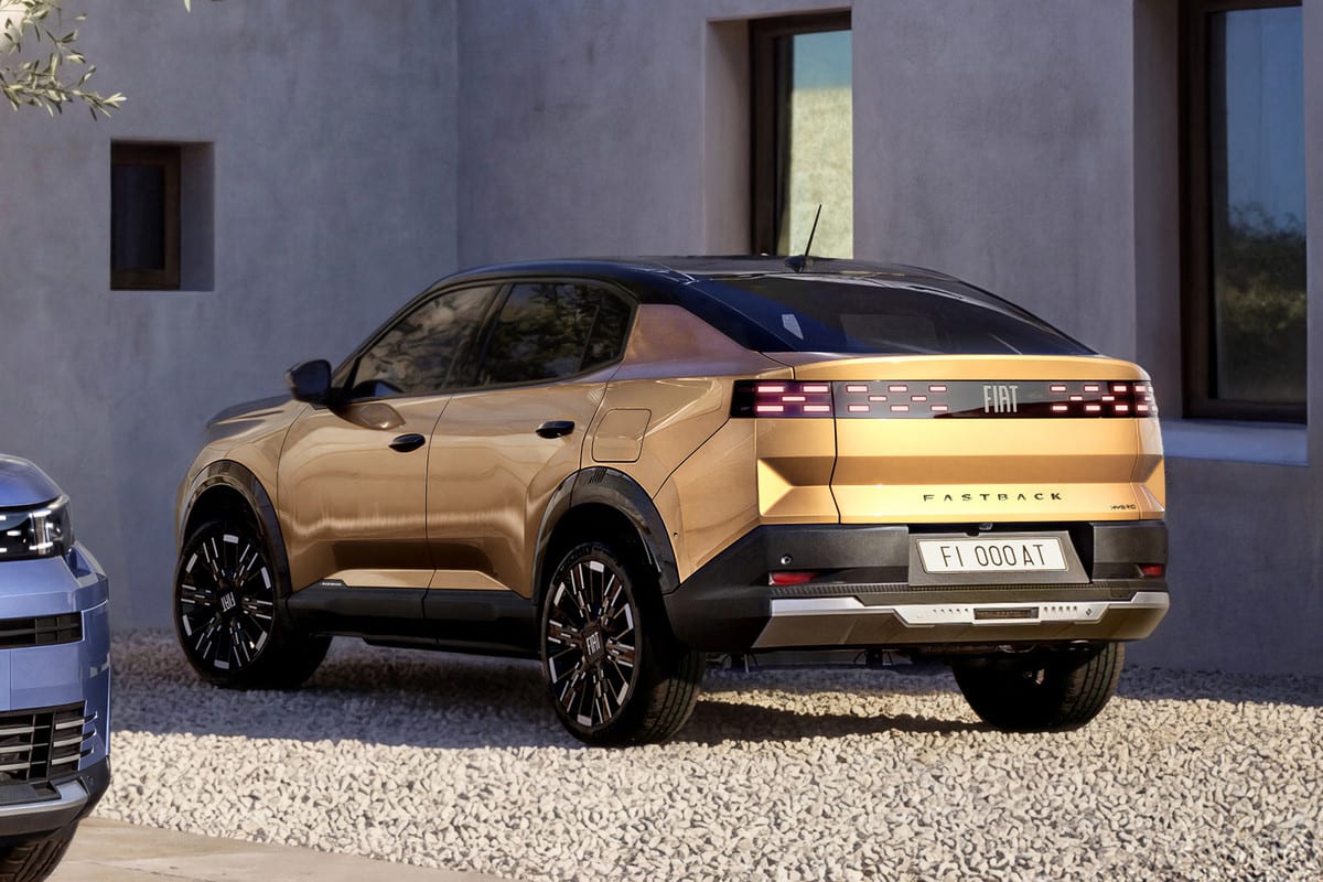 Fiat Announces the Grizzly, a Two-Body C-Segment Crossover Family - photo 2