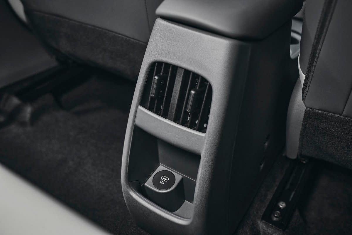 Hyundai i20: новое поколение во внедорожном стиле дебютировало в Бразилии - photo 15