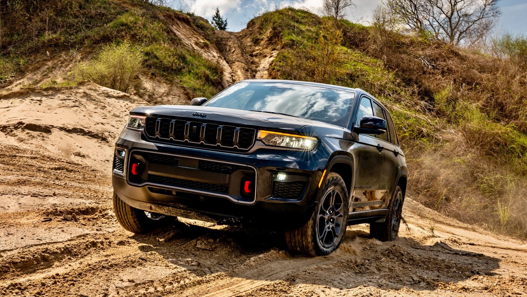 Jeep Grand Cherokee: Trailhawk and Overland return, petrol-only - photo 3