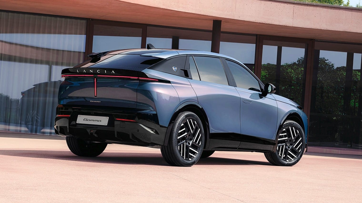 Lancia Gamma: New Flagship SUV Teased Ahead of Paris Debut