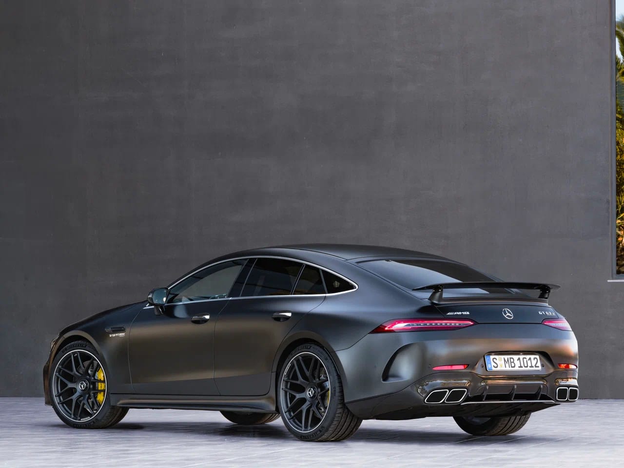 Mercedes-AMG GT 4-door Coupe: three motors, 1169 hp, 11-minute charge — photo 7