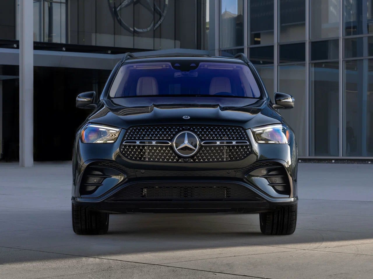 Mercedes-Benz GLE Gets Second Facelift  - Three Screens, New Six-Cylinders - photo 10