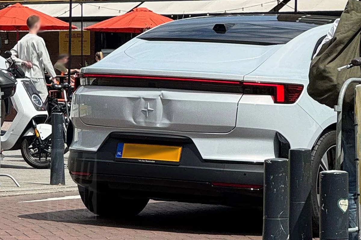 Polestar 4 owners are denting the tailgate the missing rear window can't see - photo 6