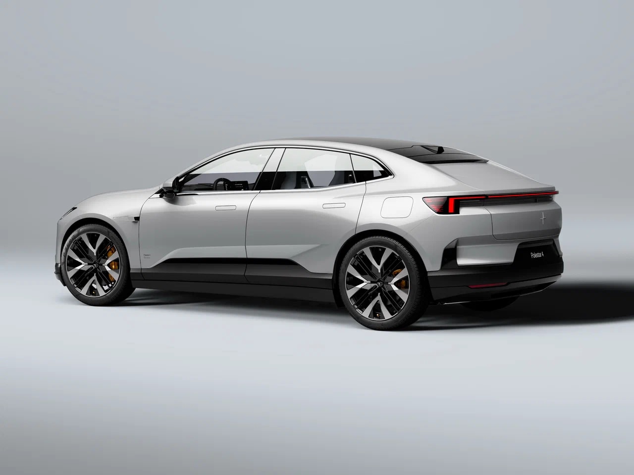 Polestar 4 owners are denting the tailgate the missing rear window can't see - photo 11