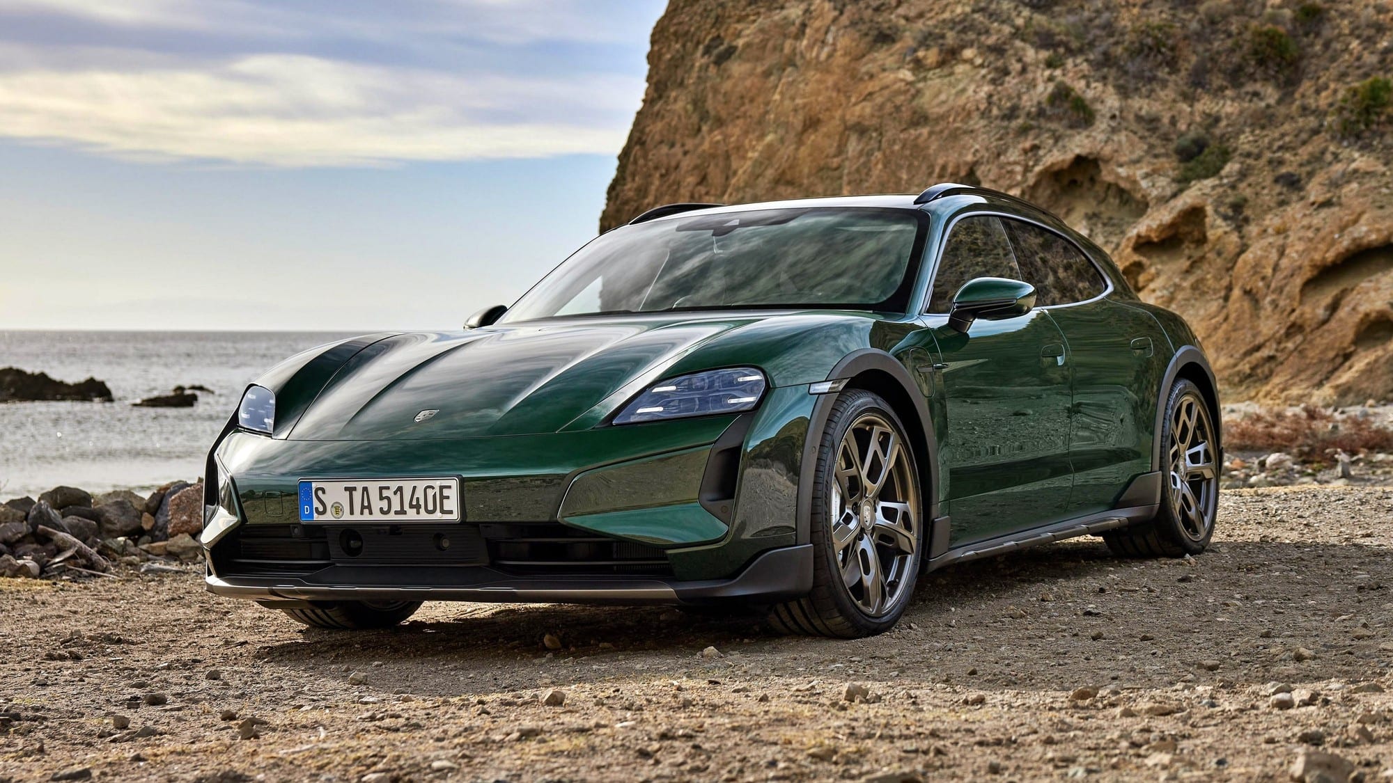 Porsche Taycan: production paused as sales fall 22% in 2025 — photo 4