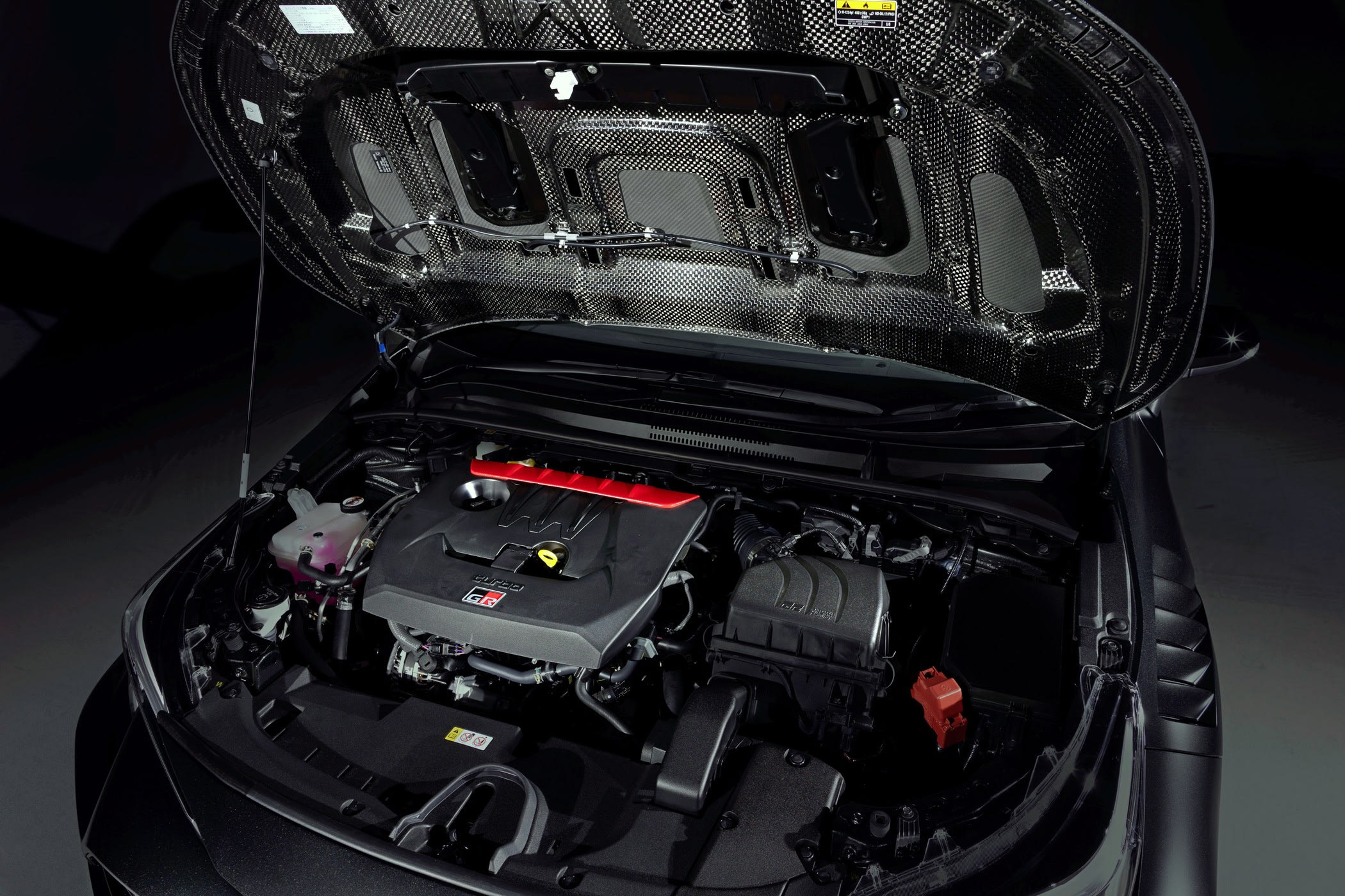 Toyota GRMN Corolla: a hardcore, Nürburgring-honed hot hatch with 304 hp and a manual only - photo 7