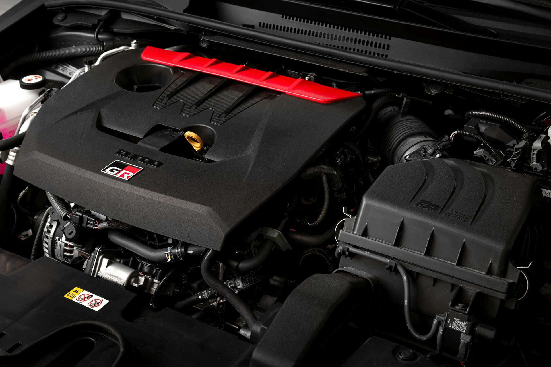 Toyota GRMN Corolla: a hardcore, Nürburgring-honed hot hatch with 304 hp and a manual only - photo 8