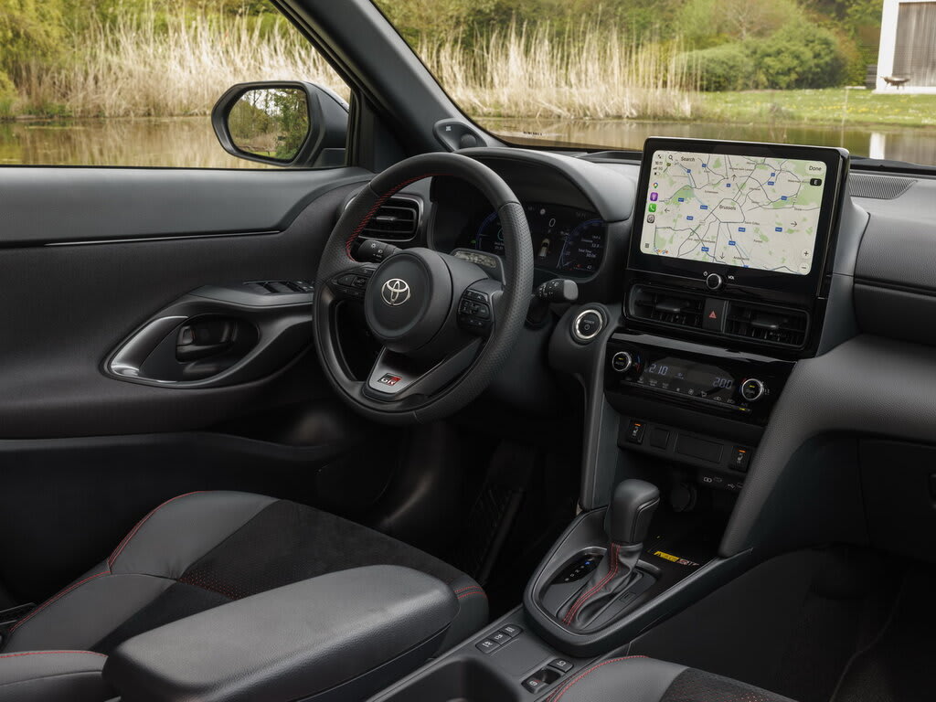 Toyota Yaris Cross 2026: Facelift Brings New Face and Updated Tech — photo 9